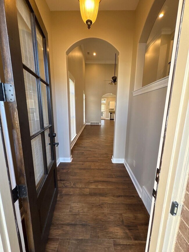 Building Photo - Beautiful Home for Rent in Cordova