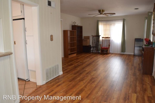 Foto del edificio - 3 br, 2 bath House - 3305 Mayfair Drive
