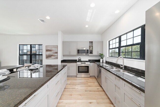 Foto del edificio - 11916 S Hoa Sen Cir