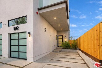 Building Photo - 1612 S Wooster St