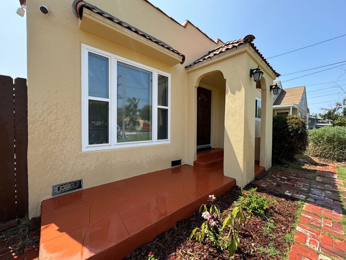 Foto principal - Charming Spanish-Style Home with a lot of ...