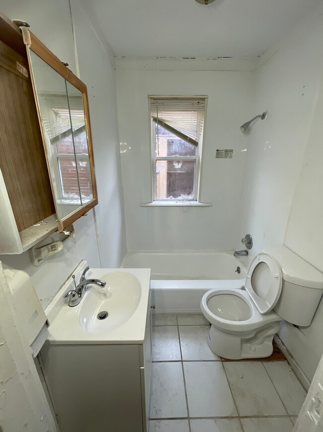 Building Photo - 5571 Era Ave