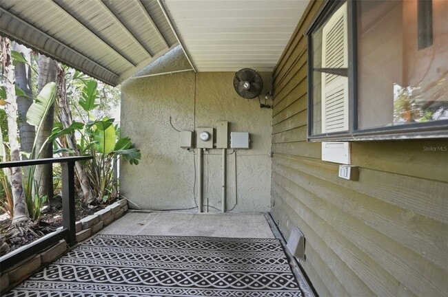 Building Photo - 727 N Himes Ave