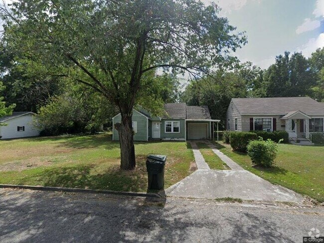 Building Photo - 1711 Irving St