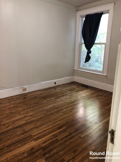 Foto del edificio - 128 Glenville Ave