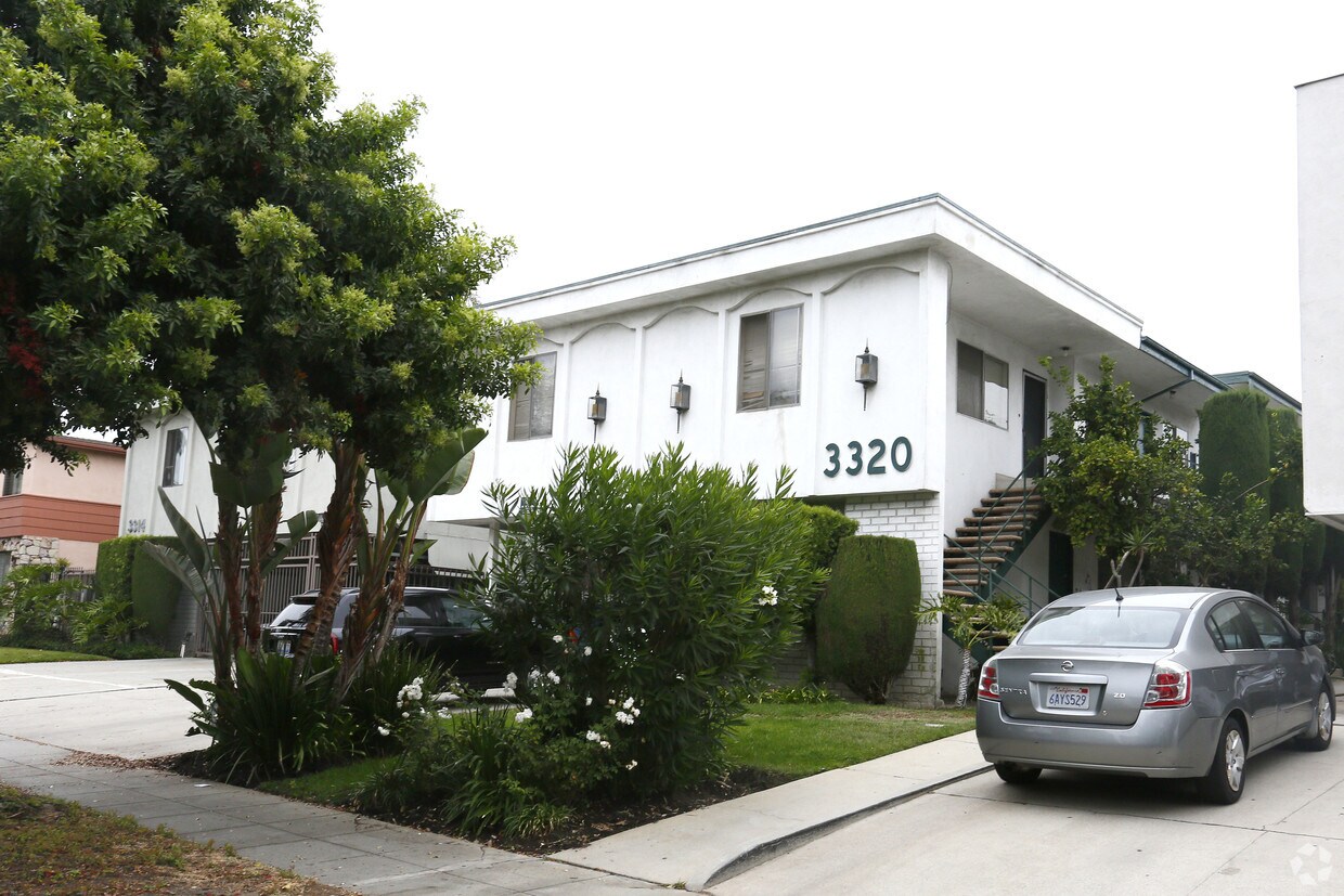 Foto del edificio - 3320 Keystone Ave
