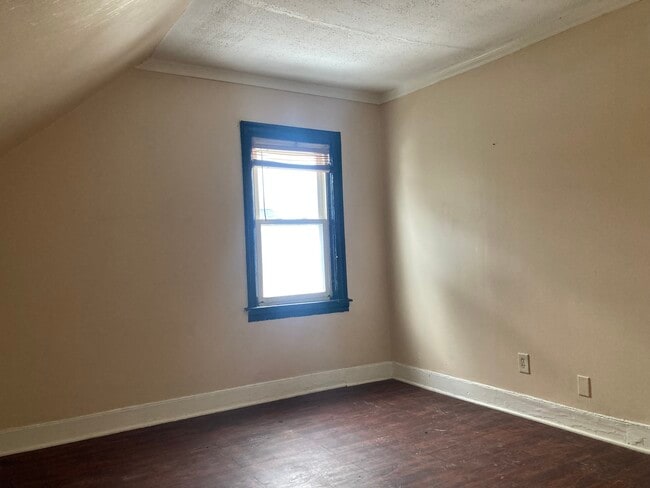 Building Photo - 509 Chalkstone Ave