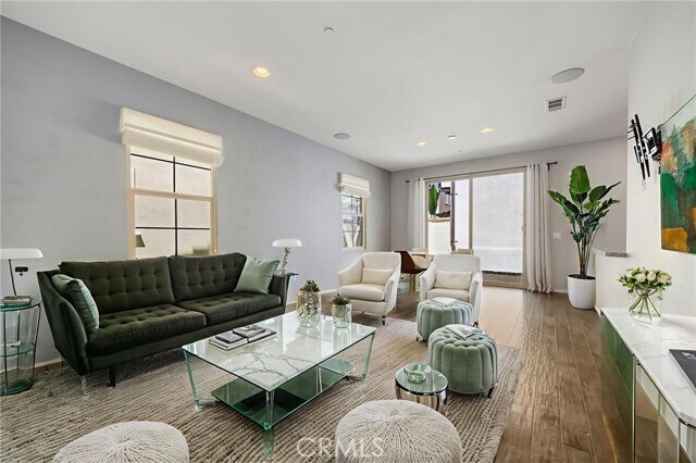 Foto del edificio - 691 E Valencia St
