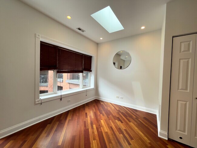 Foto del edificio - 904 W Winona St