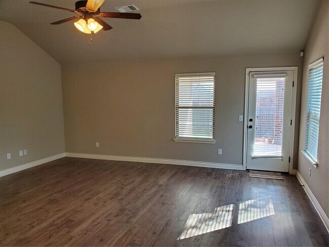Foto del edificio - 2652 NW 183rd St