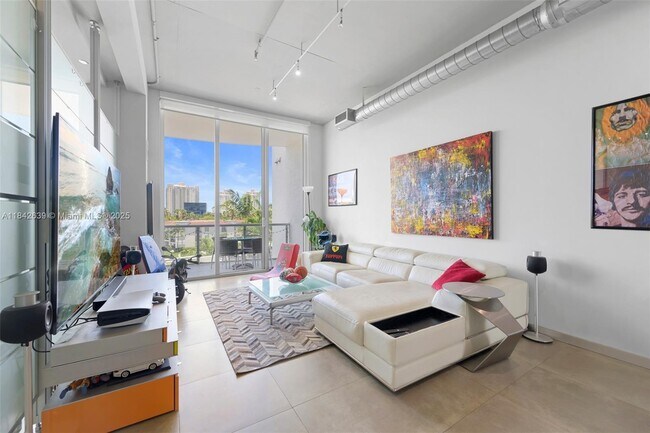 Foto del edificio - 3029 NE 188th St