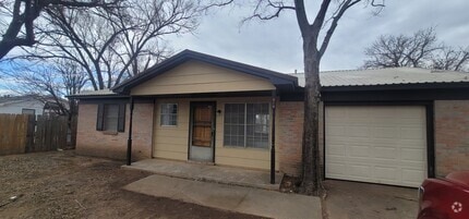 Building Photo - 510 10th Ave
