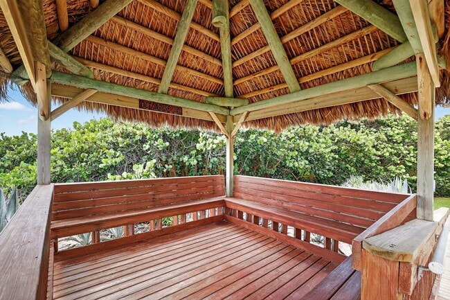 Foto del edificio - 10310 S Ocean Dr