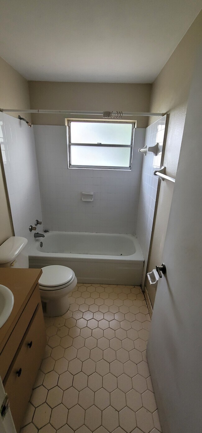 Building Photo - 3005 Reiter Dr