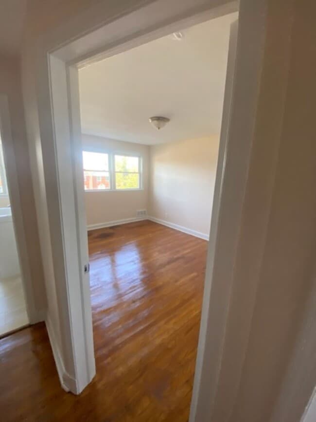 Building Photo - 1407 Clairidge Avenue