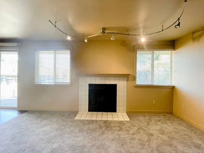 Foto del edificio - Spacious 2 Bed in Beautiful Complex!