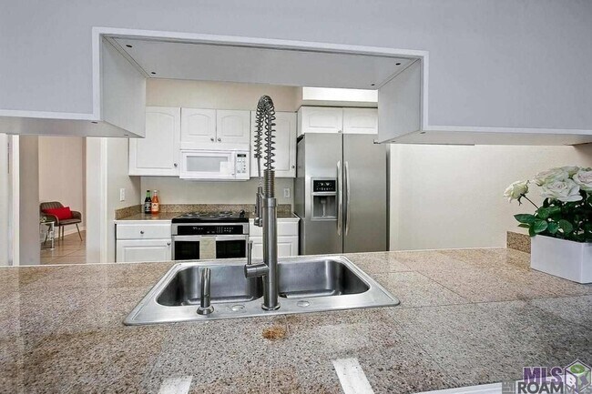 Foto del edificio - 5333 Heatherstone Dr