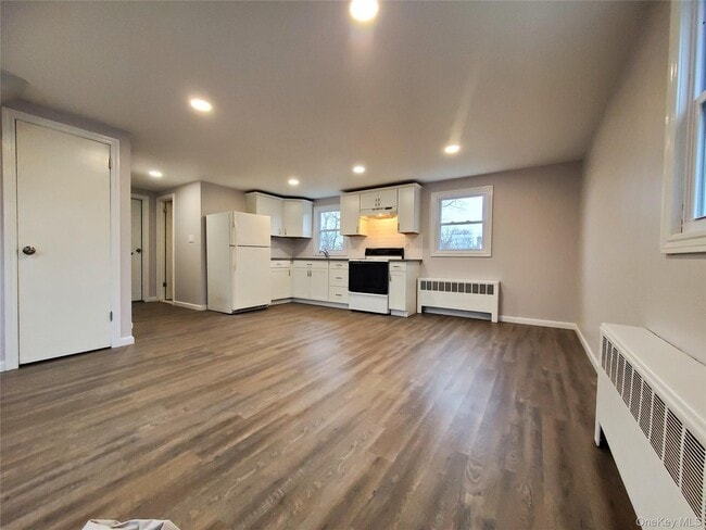 Building Photo - 273 S 16th St