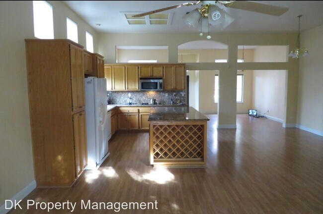 Building Photo - 351 Seaton Dr