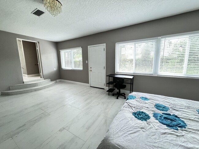 Foto del edificio - 5262 Tulane Ave