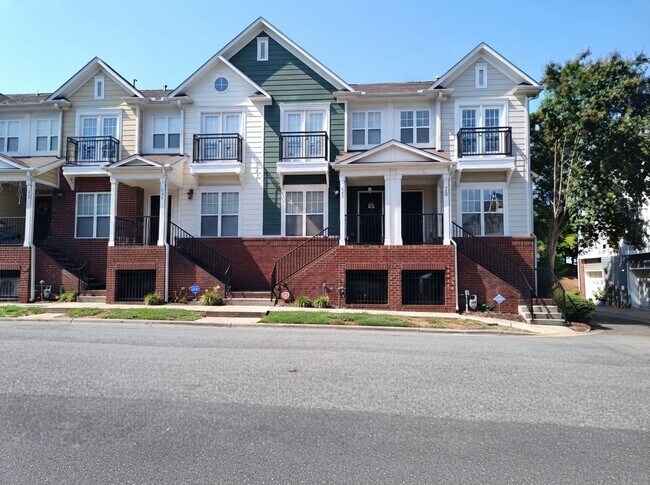 Building Photo - 500 Village Park Dr