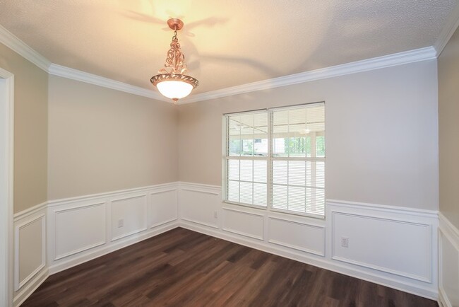 Foto del edificio - 4728 Waltons Cir
