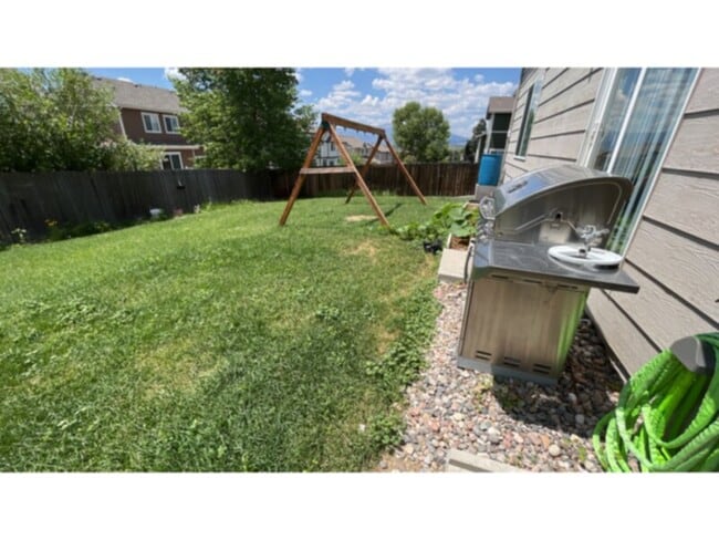 Building Photo - Wonderful two level home with an unfinishe...