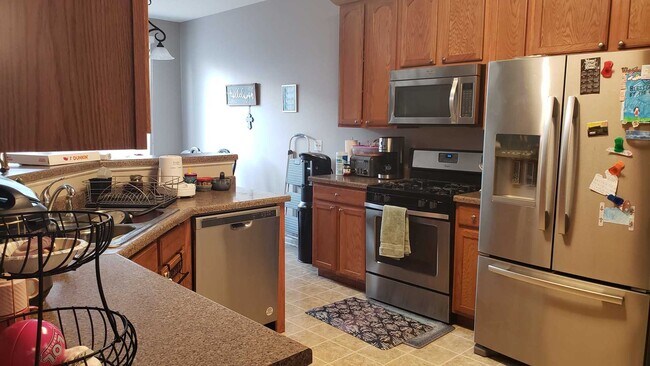 Building Photo - 463 Vaughn Cir