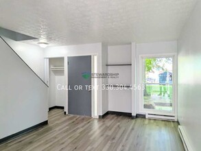 Building Photo - 235 Engadine Ct