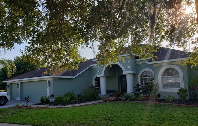 Foto del edificio - 12350 Creek Edge Dr