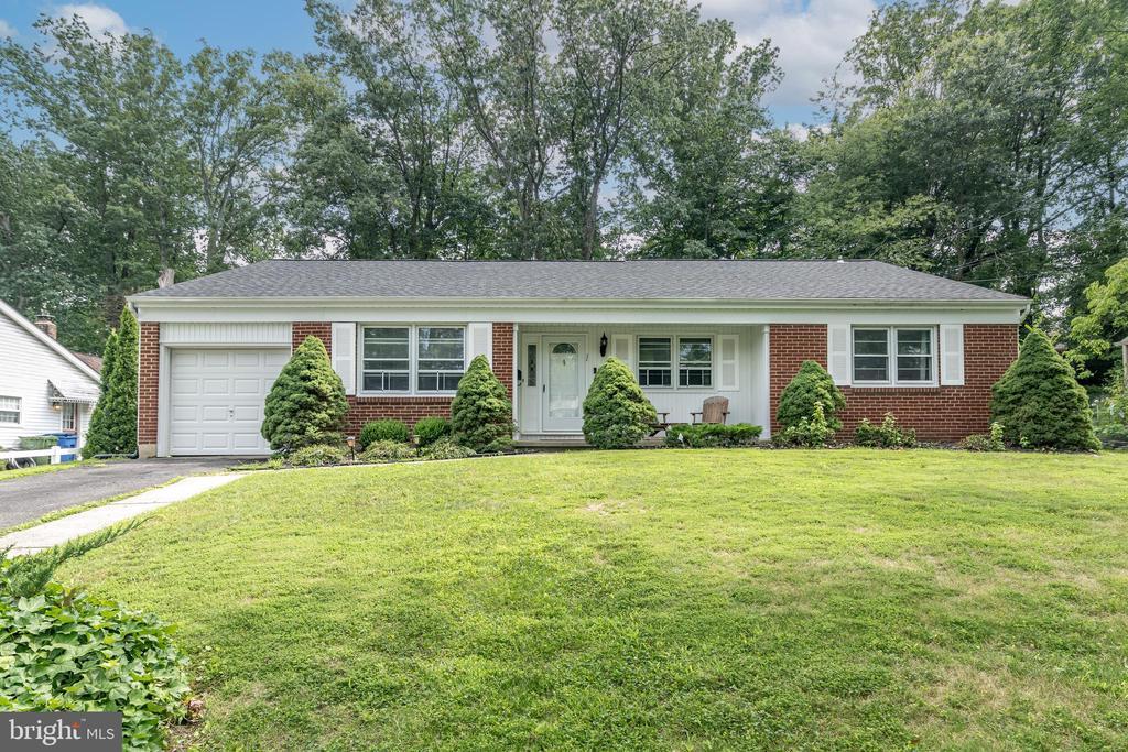 Foto principal - 1744 Lark Ln