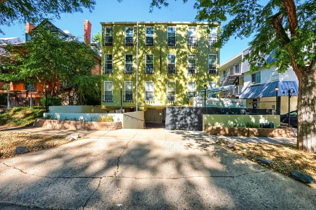 2 Bedroom condo in Denver - 2 Bedroom condo in Denver