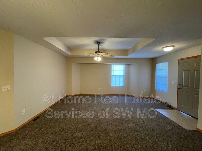 Building Photo - 917 N Madison Ave