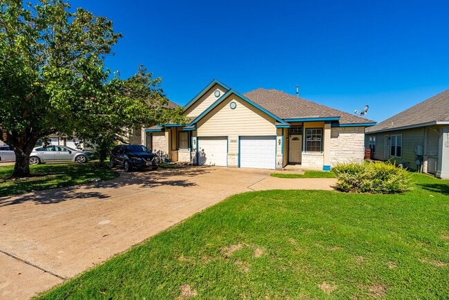 Building Photo - Beautiful 3 bedroom, 2 bathroom home in We...