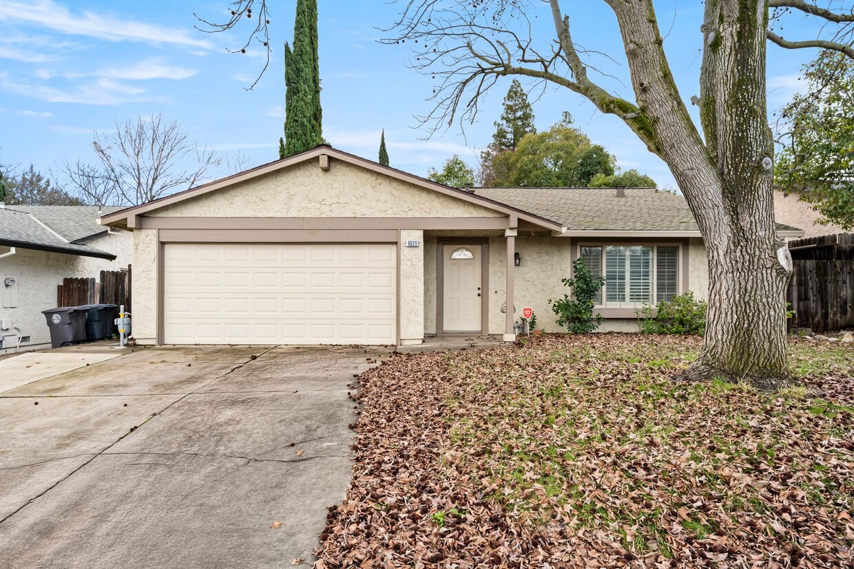 Foto principal - AVAILABLE NOW - CITRUS HEIGHTS 3 BEDROOM 2...