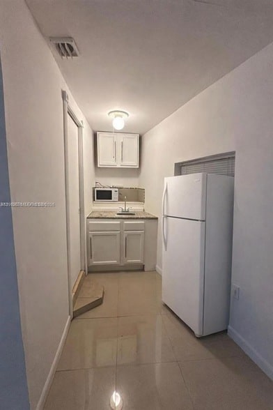Foto del edificio - 1572 NE 149th St
