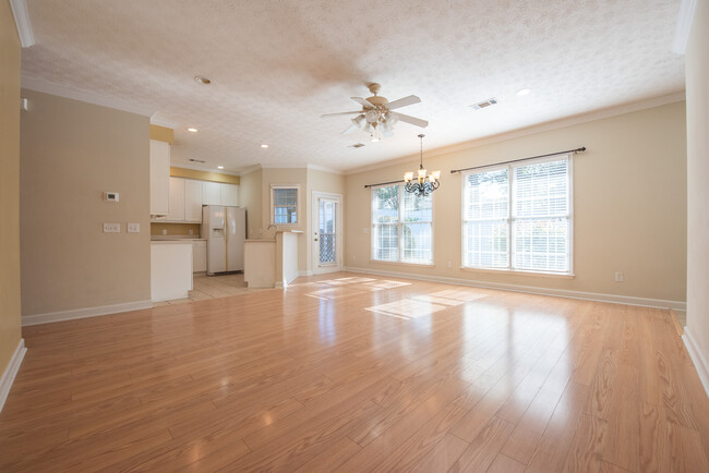 Building Photo - 1605 Over Cup Cir