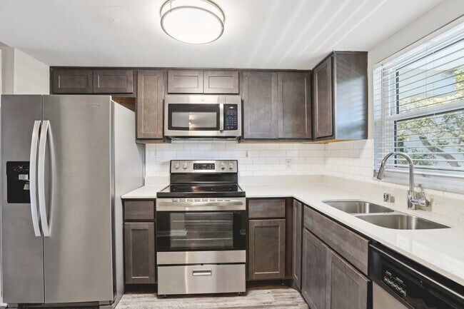 Foto del edificio - Sand Cove Apartments
