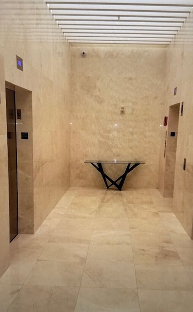 Foto del edificio - Modern, corner unit condo with ocean views at Kapiolani Residence