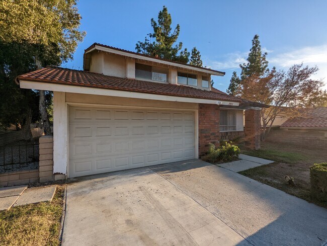 Foto del edificio - 19854 Calle Granada
