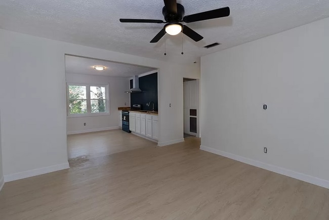 Building Photo - CUTE COZY HOME READY FOR RENT FROM MAY 10TH!