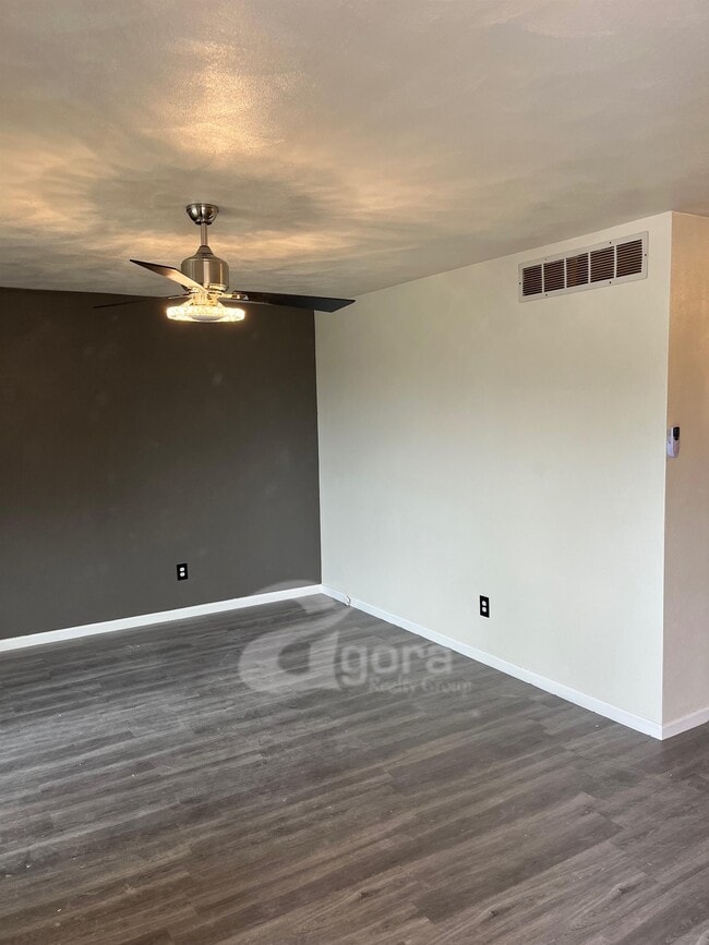 Building Photo - 1318 Parkway Ct