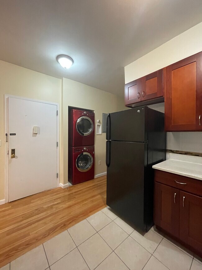Foto del edificio - 5512 Myrtle Ave