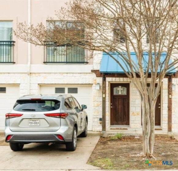 Foto principal - 13420 Lyndhurst St