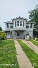 Building Photo - 1213 7th Ave