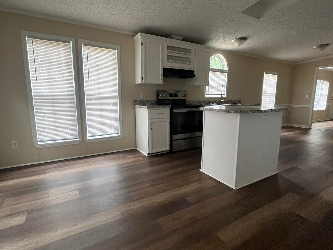 Foto principal - 1042 Cherry Tree Ct