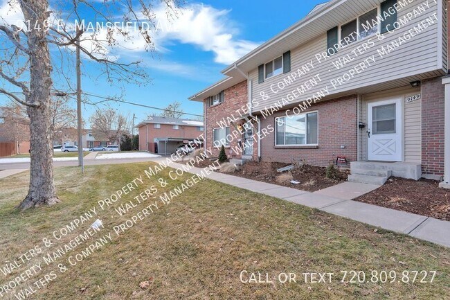 Foto del edificio - Gorgeous 4 Bed 3 Bath Cherry Creek Townhome!!