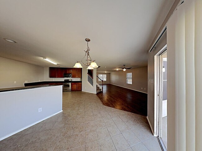 Building Photo - 2101 Franks St