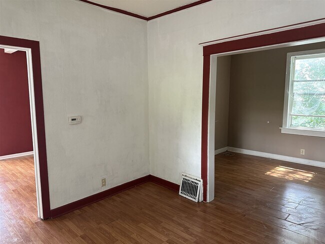 Foto del edificio - 2 br, 1 bath House - 1717 North Gale Avenue