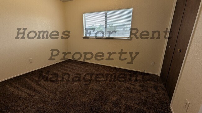 Building Photo - 1051 W Thurman Ave